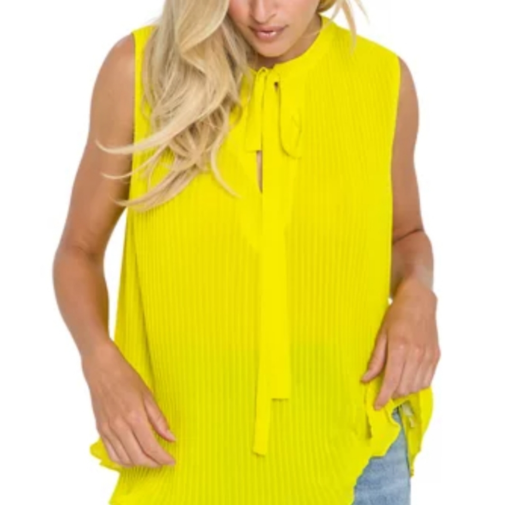 Stunning BNWT Yellow Pleated Top